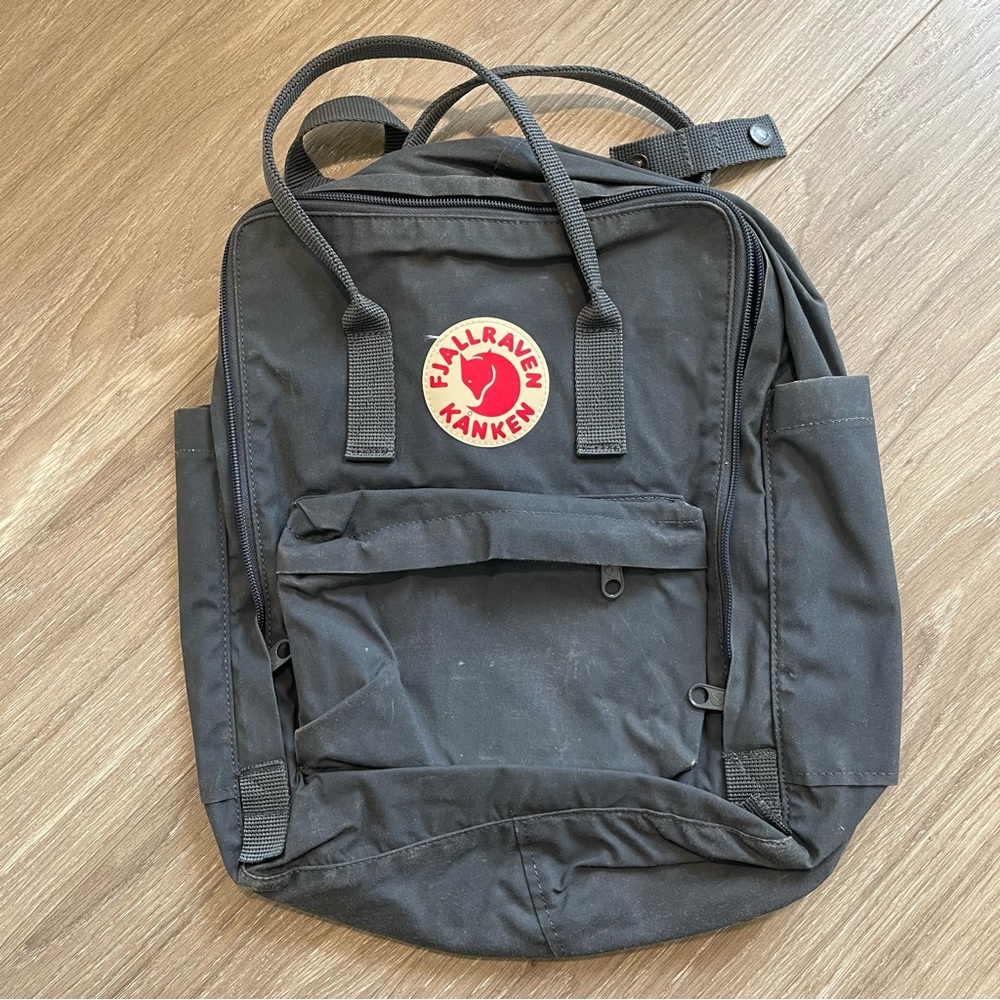 FjallRaven Kånken Backpack - Graphite - Picture 2 of 4
